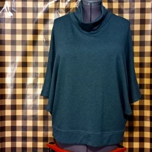 Tahari cowl neck poncho sweater sz(M)